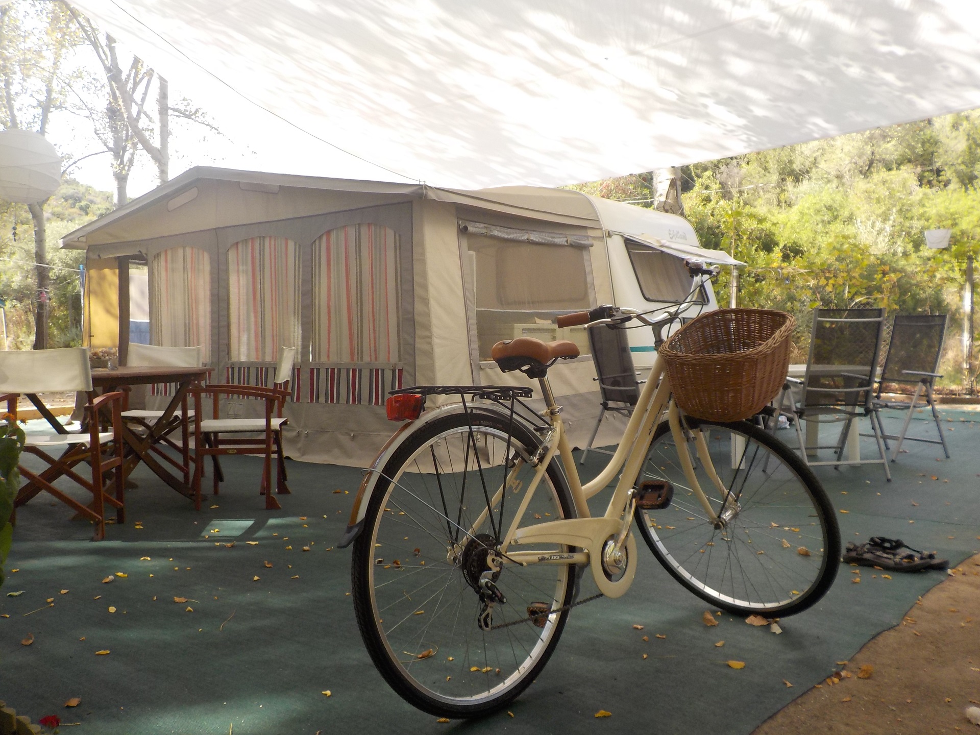 área camper - Stromanschluss - Grecia - Camping Thalatta Kalamitsi Village