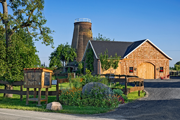 Reisemobilstellplatz - Wohnwagen erlaubt - Münster (Münster, Stadt) - Am Mühlturm auf der Streuobstwiese (Einzelstellplatz, Sauna)