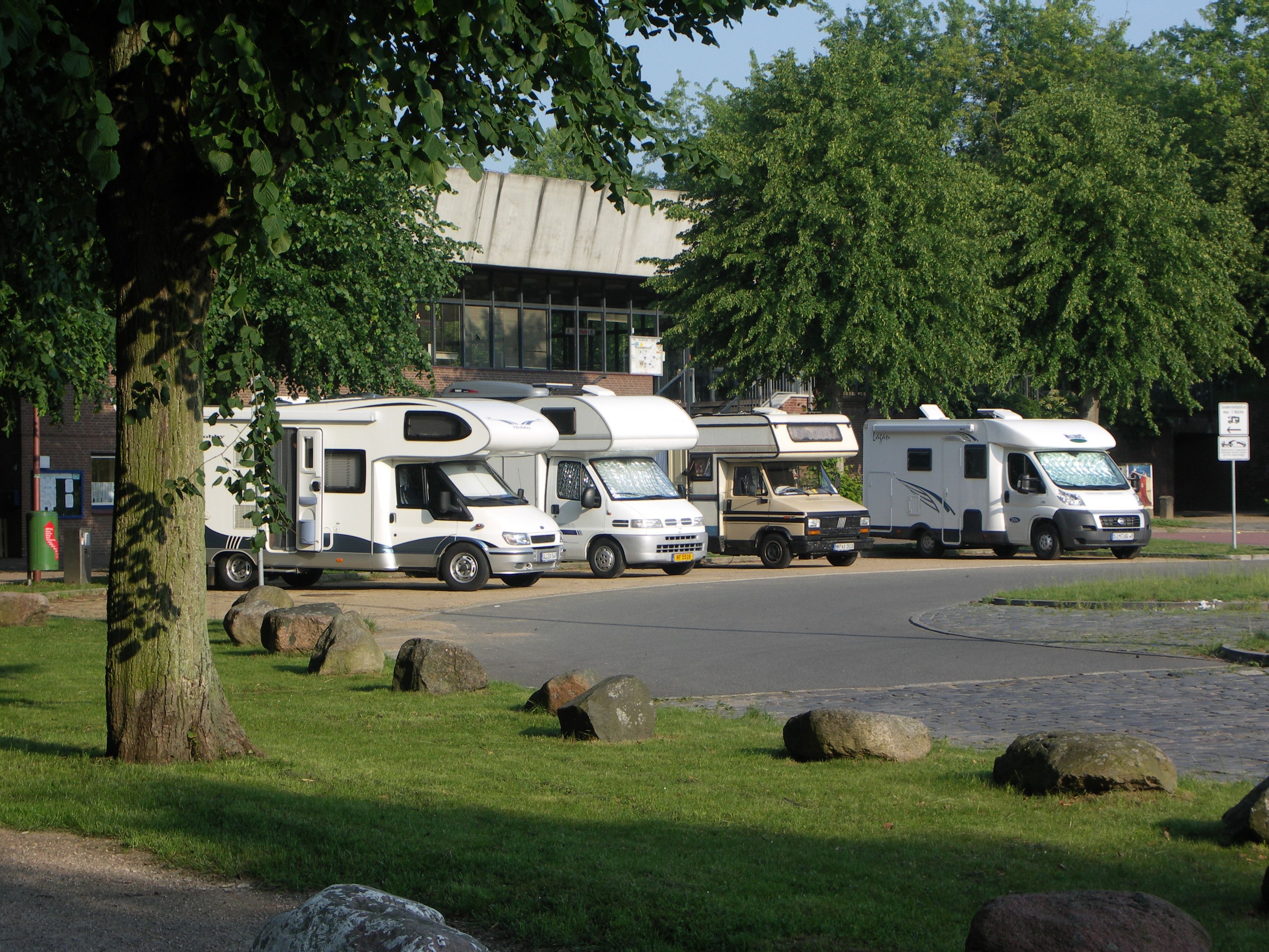 Place de parking pour camping-car - Weede - Wohnmobilstellplatz der Stadt Bad Oldesloe - Stellplatz auf dem Exer