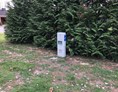 Wohnmobilstellplatz: Wer Strom braucht - Privat geführter Schotter-/Rasenplatz eingebetteten Bäumen in Braunschweig