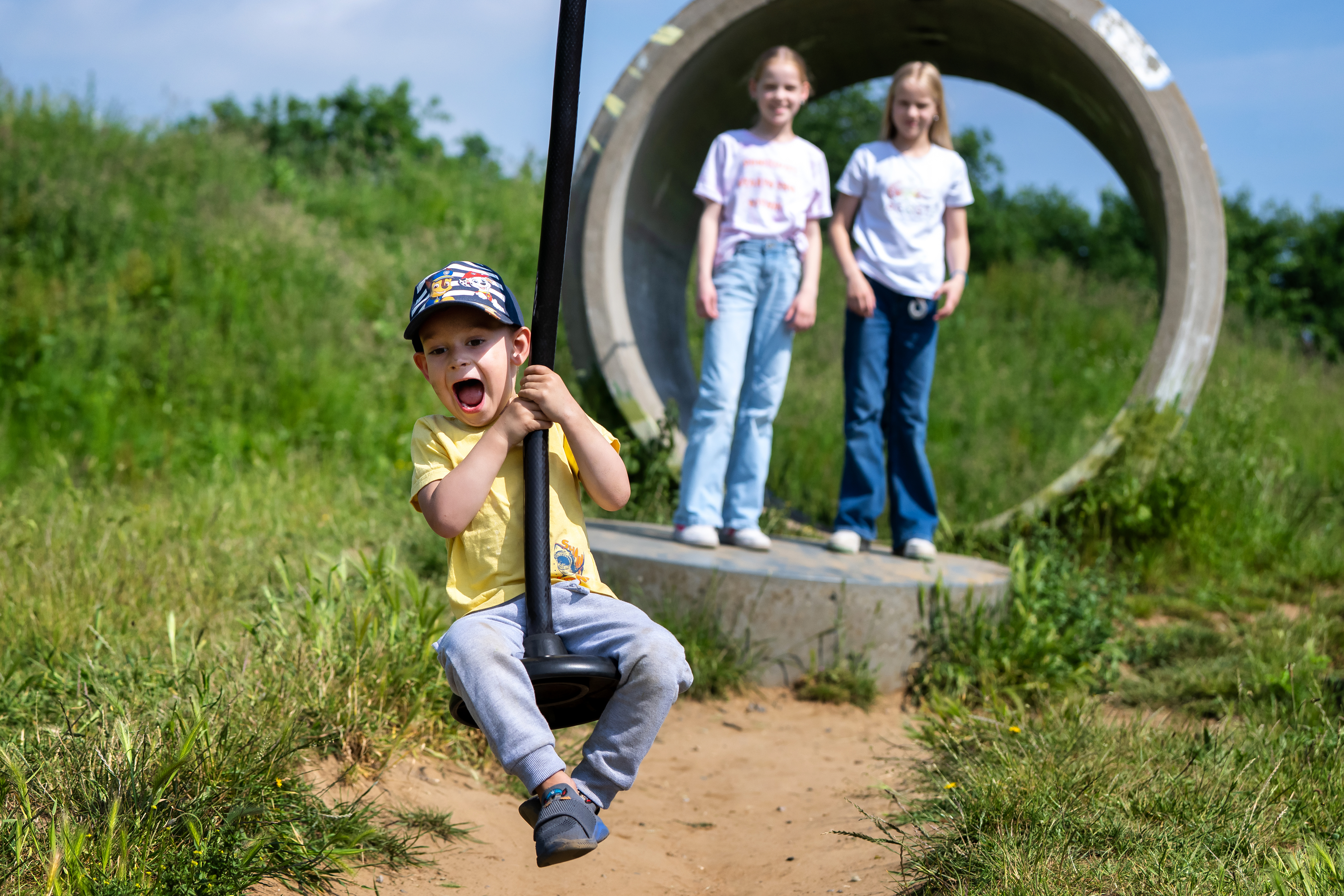 Wohnmobilstellplatz: Freizeitpark Klaukenhof - Klaukenhofkinder auf der Röhrenseilbahn - Freizeitpark Klaukenhof - Tiempo libre