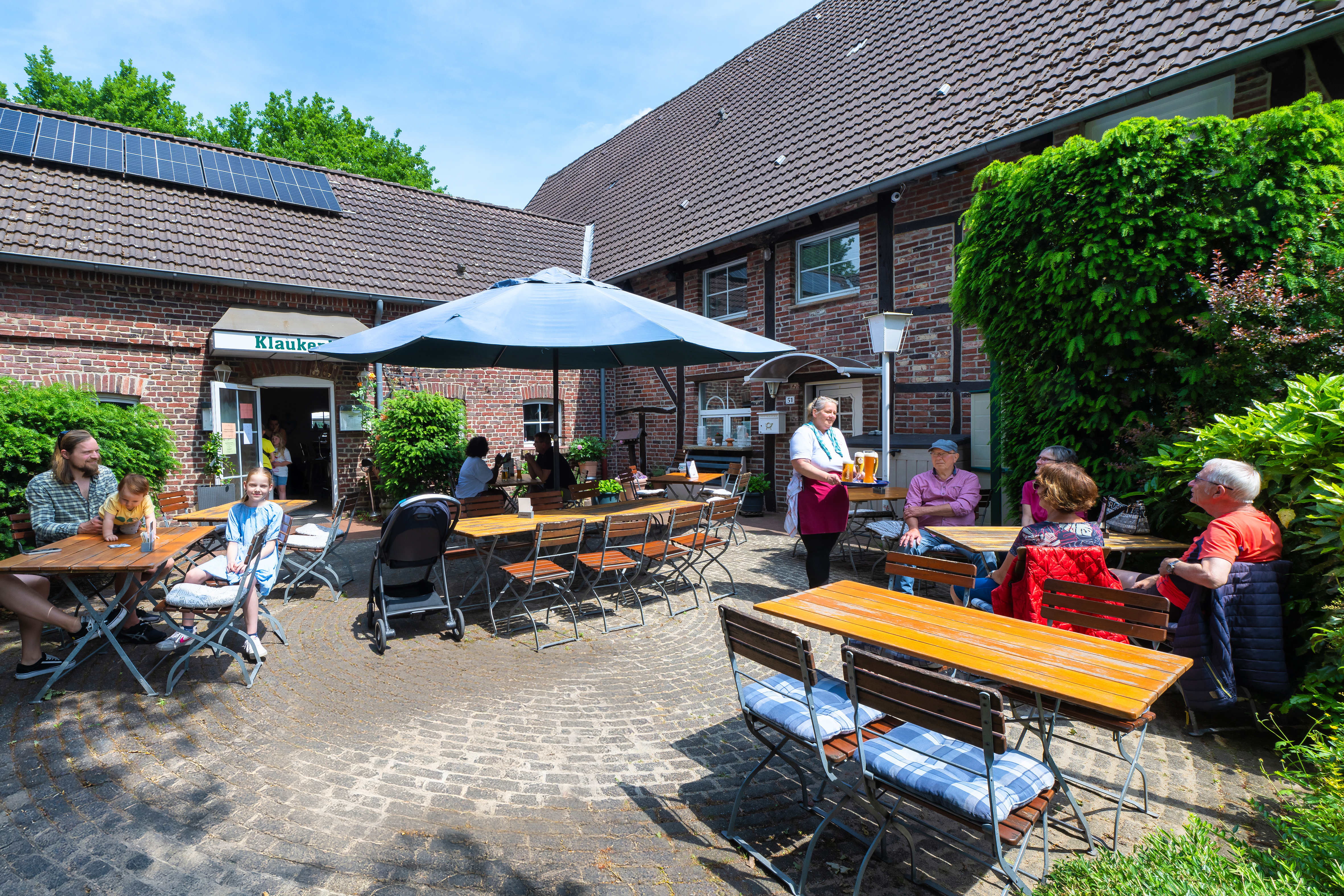 Wohnmobilstellplatz: Freizeitpark Klaukenhof - Biergarten im Sommer - Freizeitpark Klaukenhof - Abastecimiento