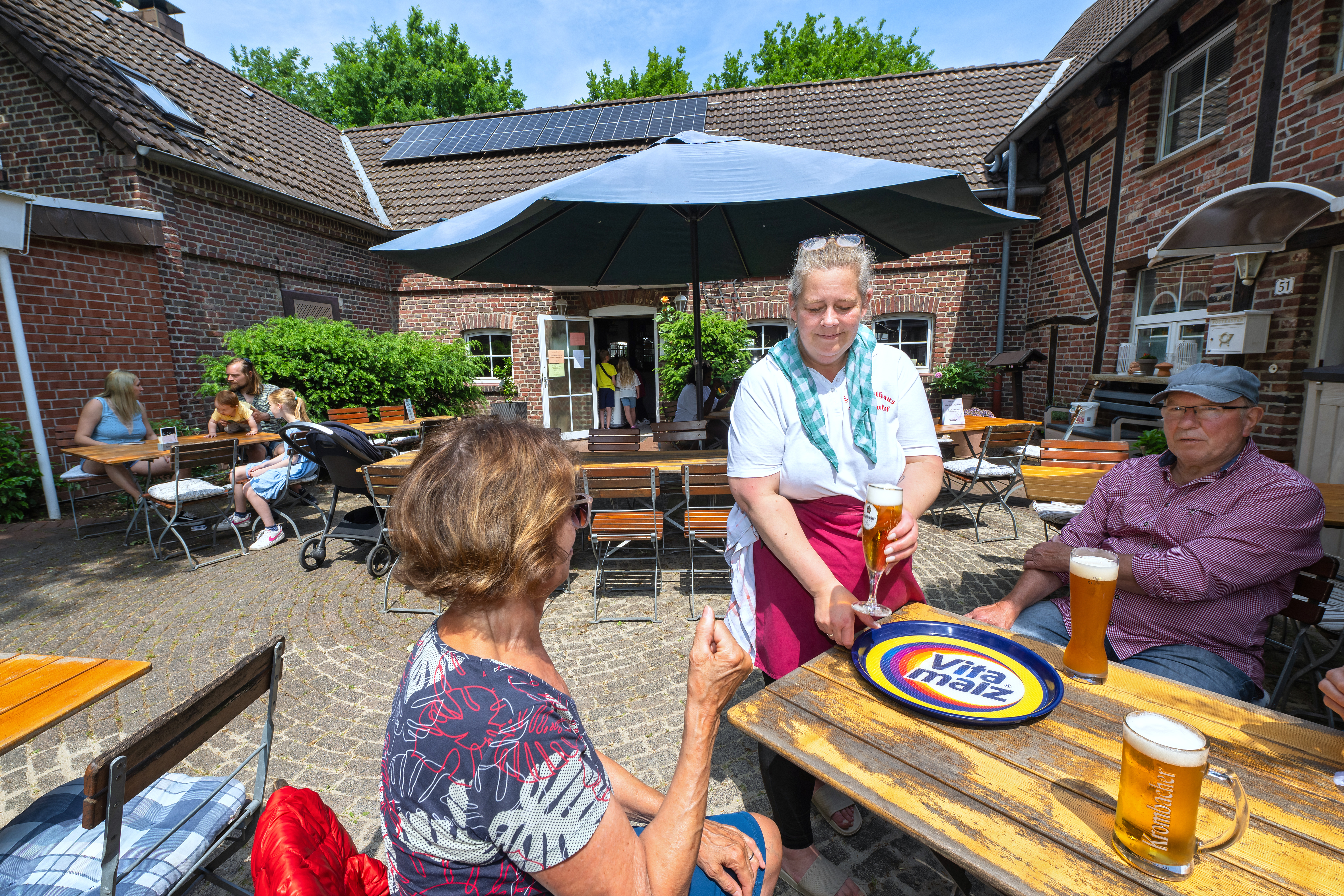 Wohnmobilstellplatz: Freizeitpark Klaukenhof - Lecker schlemmen im Biergarten - Freizeitpark Klaukenhof - Abastecimiento