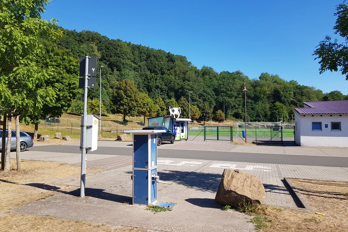 Wohnmobilstellplatz: Stellplatz - Stellplatz beim Sportplatz