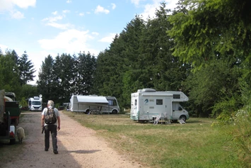 Wohnmobilstellplatz: Stellplatz am Weingut Rapp