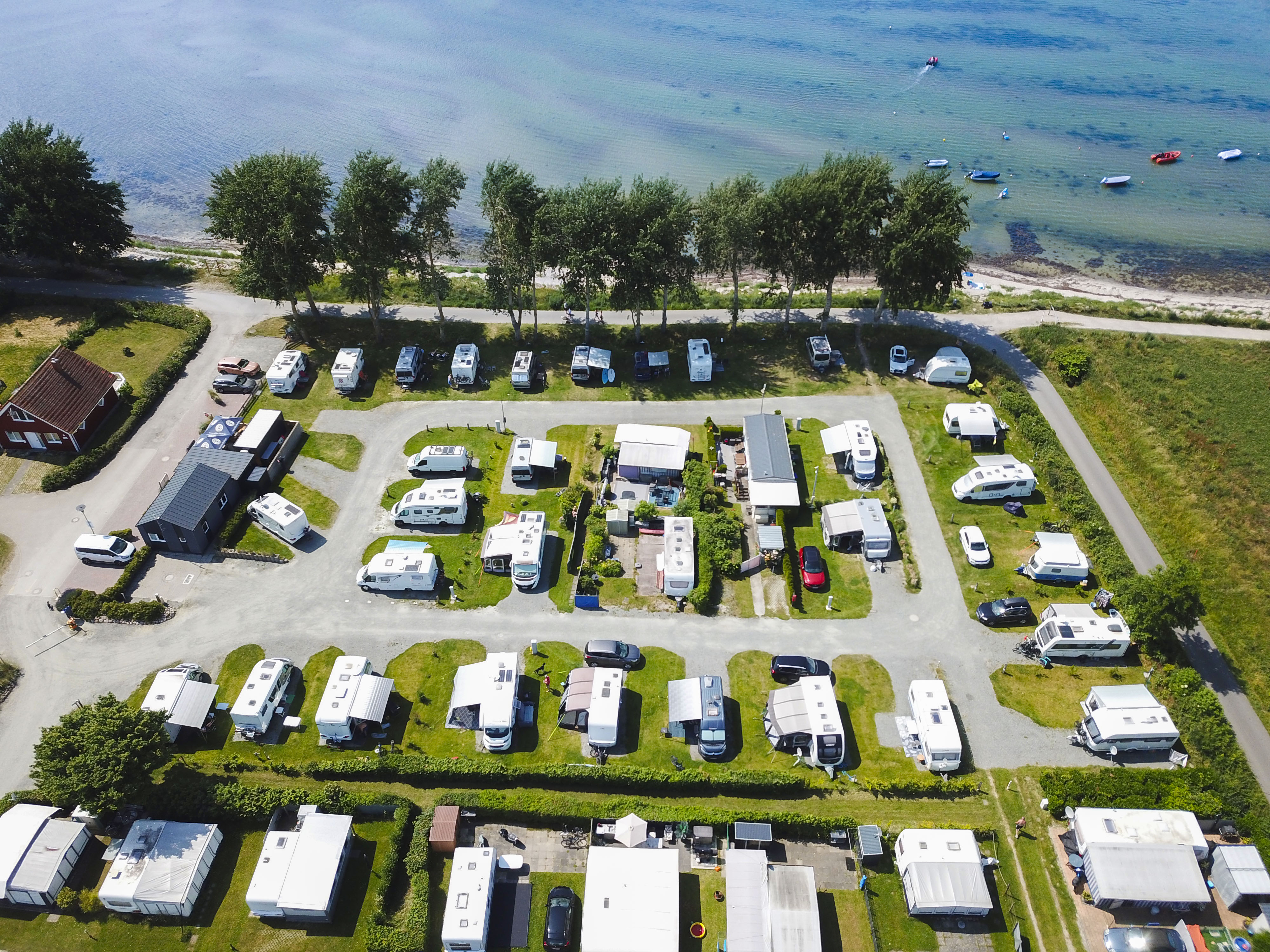 kampeerplaats voor campers - Duschen - Campingplatz-Wackerballig