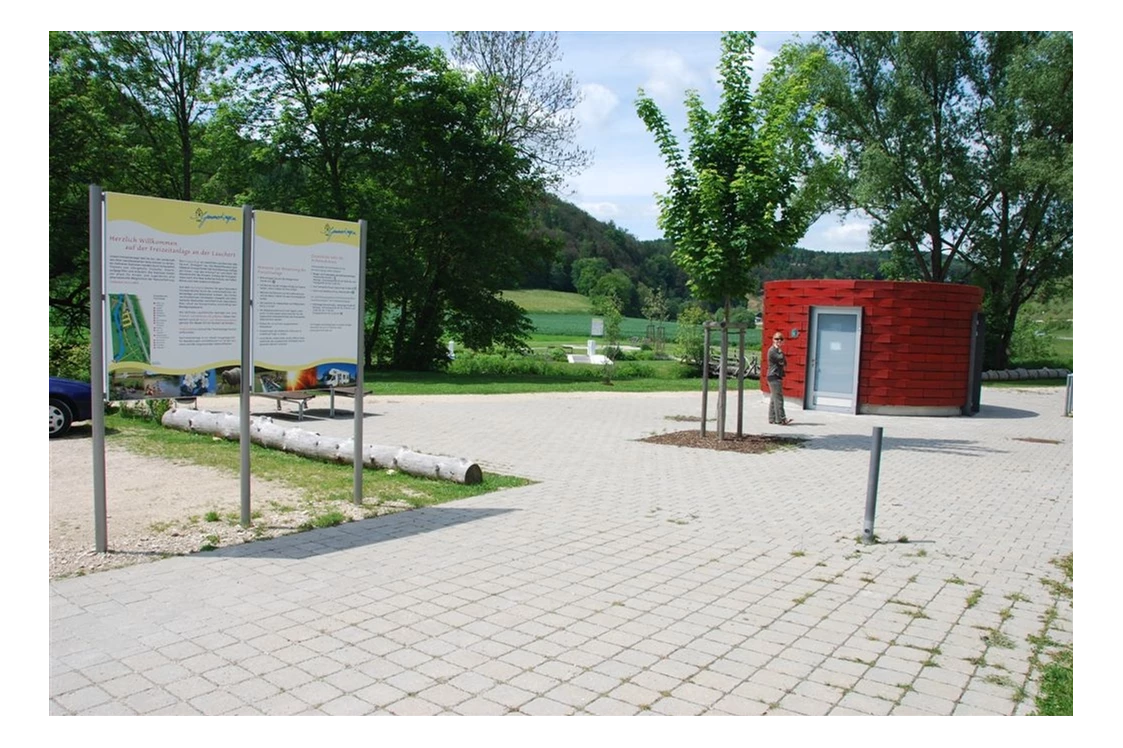 Wohnmobilstellplatz: Ansicht Parkplatz/Stellplatz - Freizeitanlage an der Lauchert