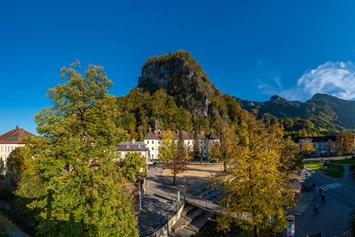 Wohnmobilstellplatz: Schlossplatz mit Palast und Schlossberg - Wohnmobilstellplatz Hohenems-Zentrum