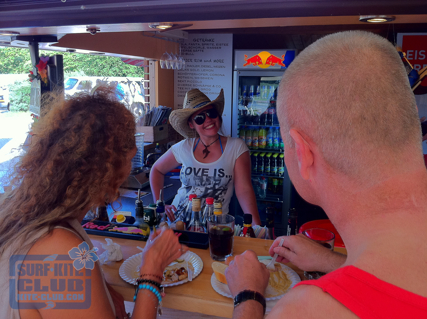 Wohnmobilstellplatz: Wohnmobilstellplatz und Ostsee Parkplatz direkt am Wassersportzentrum Zingst an der wunderschönen Ostsee. Surfschule & Kiteschule unser Angebot windsurfen lernen, kiten lernen, Katamaran segeln lernen. Ausfahrten, Guiding und SUP SURFING! ALOHA - Wohnmobilstellplatz am Wassersportzentrum Zingst (Deaktiv durch Finance)