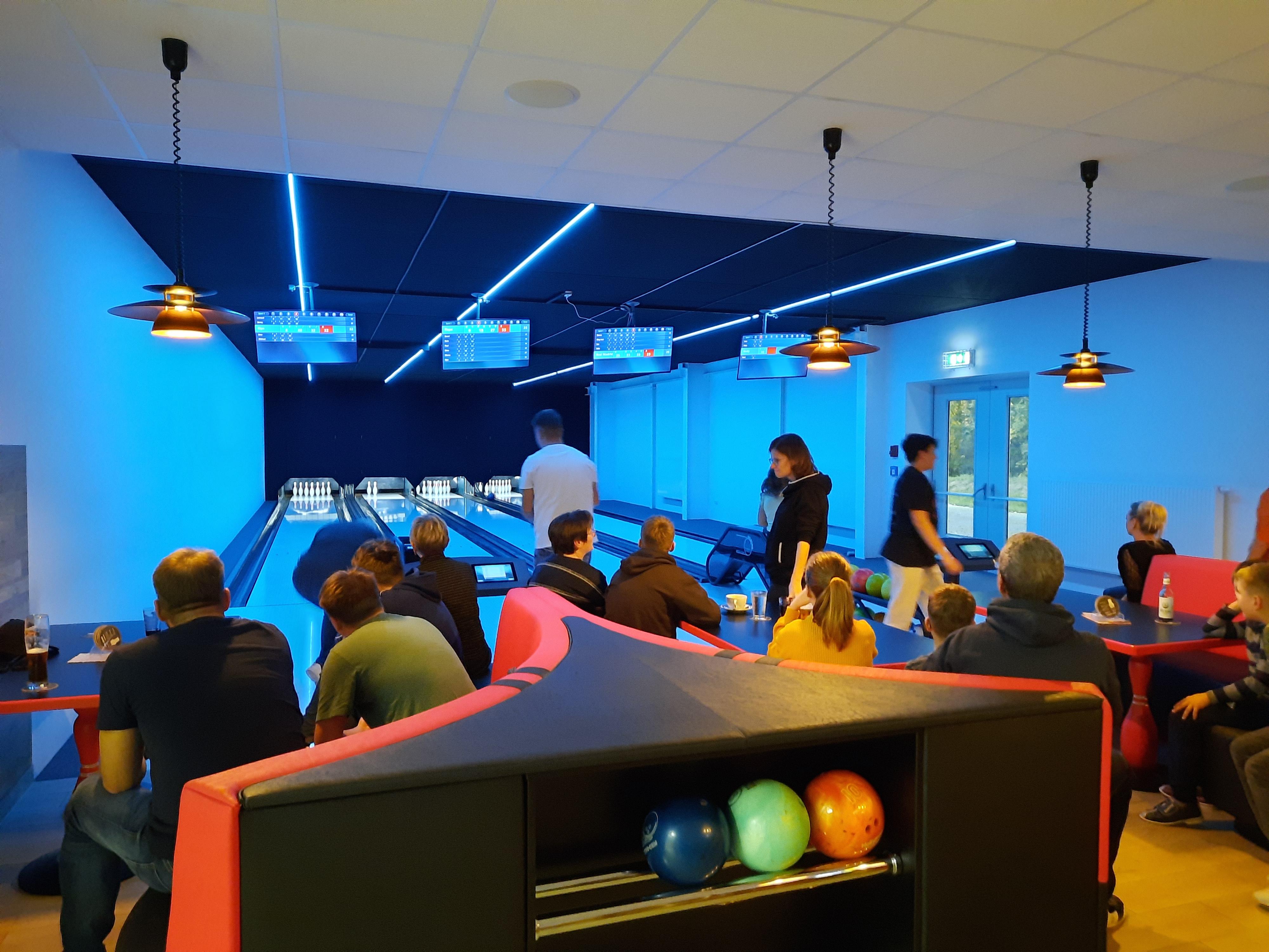 Wohnmobilstellplatz: Die Bowlingbahnen mit Barbetrieb - Caravan & Resort Gützkow