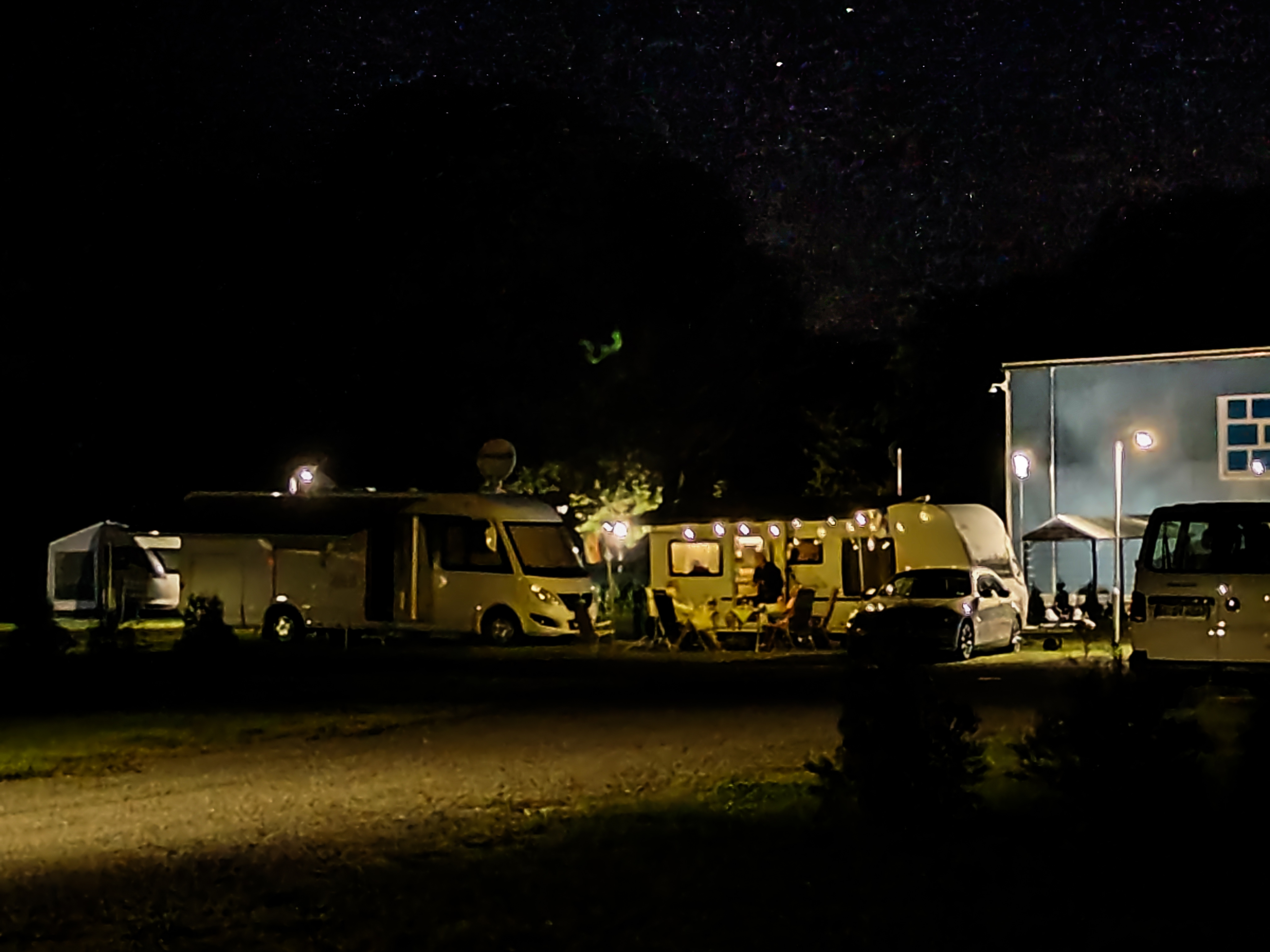 Wohnmobilstellplatz: Caravan & Resort Gützkow