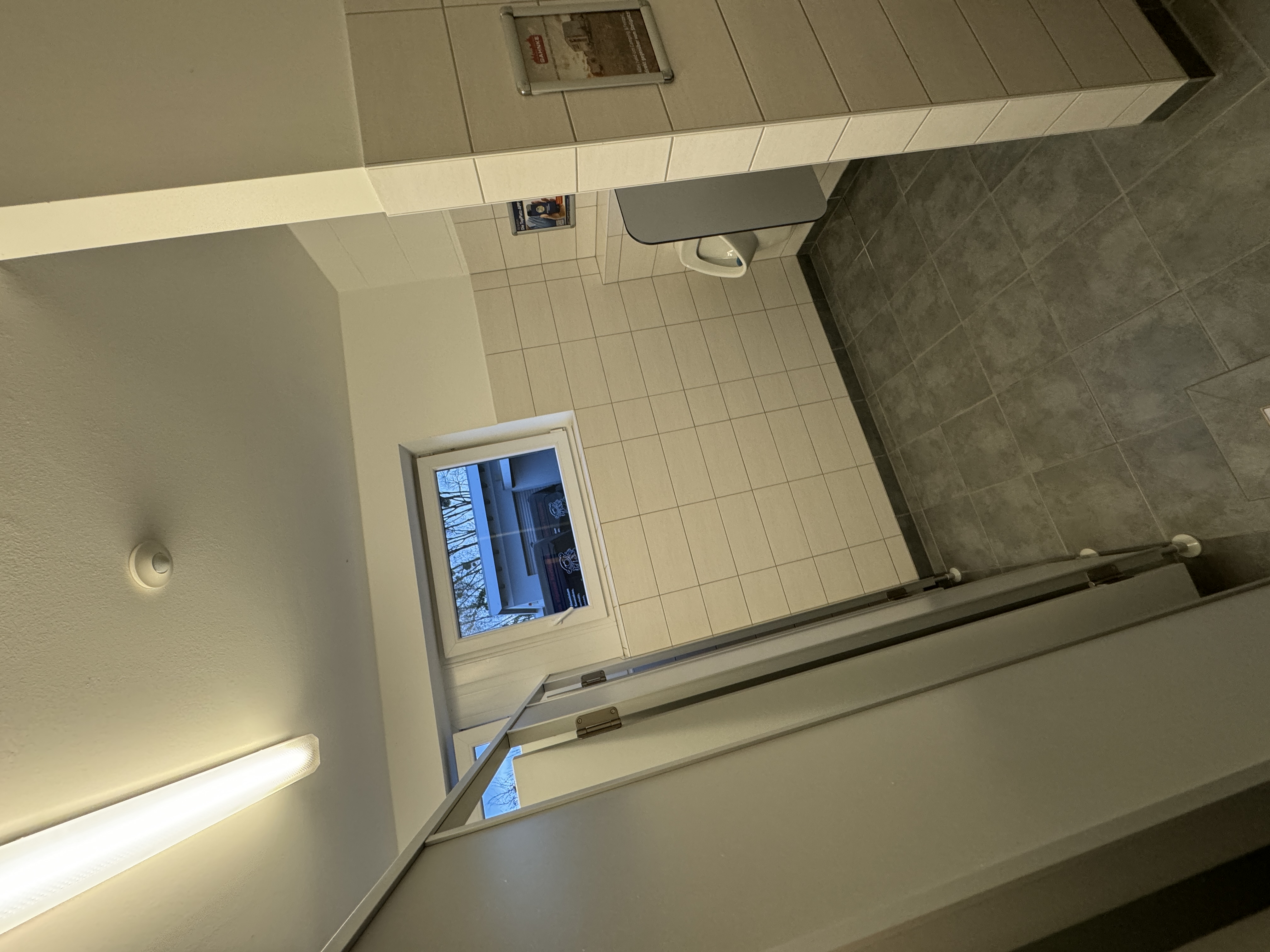 Wohnmobilstellplatz: Sanitärbereich 1 Toiletten - Caravanstellplatz "An der Rügenbrücke" Stralsund