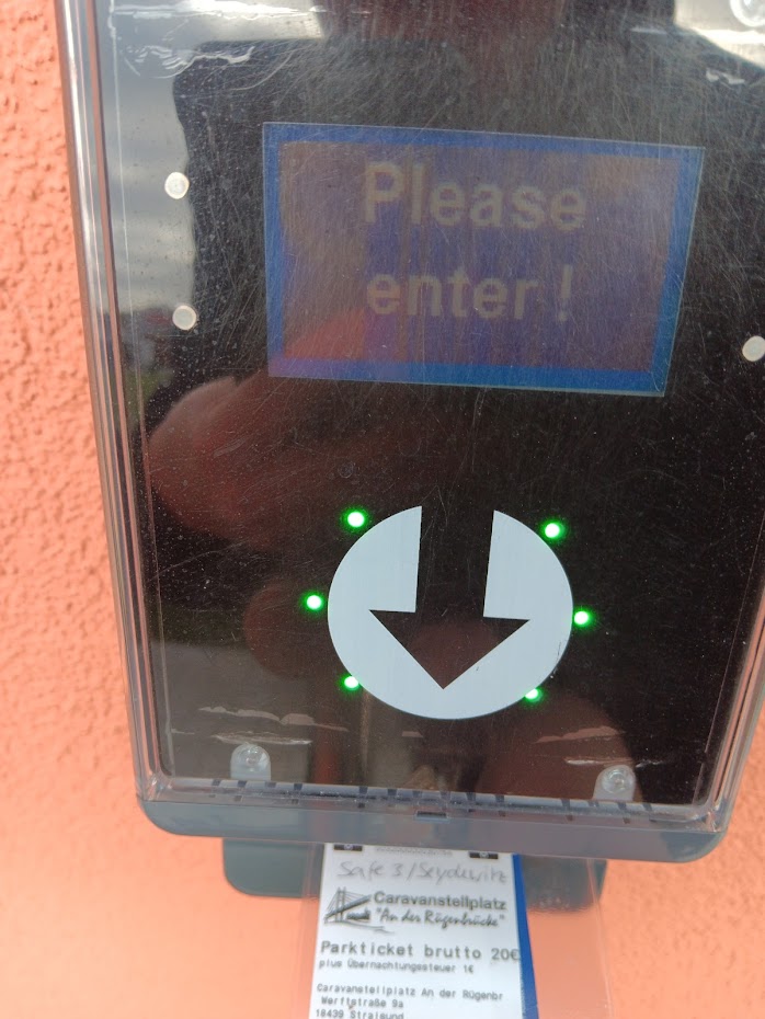 Wohnmobilstellplatz: Sanitärbereich 2 
Eintritt mit dem Parkticket - Caravanstellplatz "An der Rügenbrücke" Stralsund