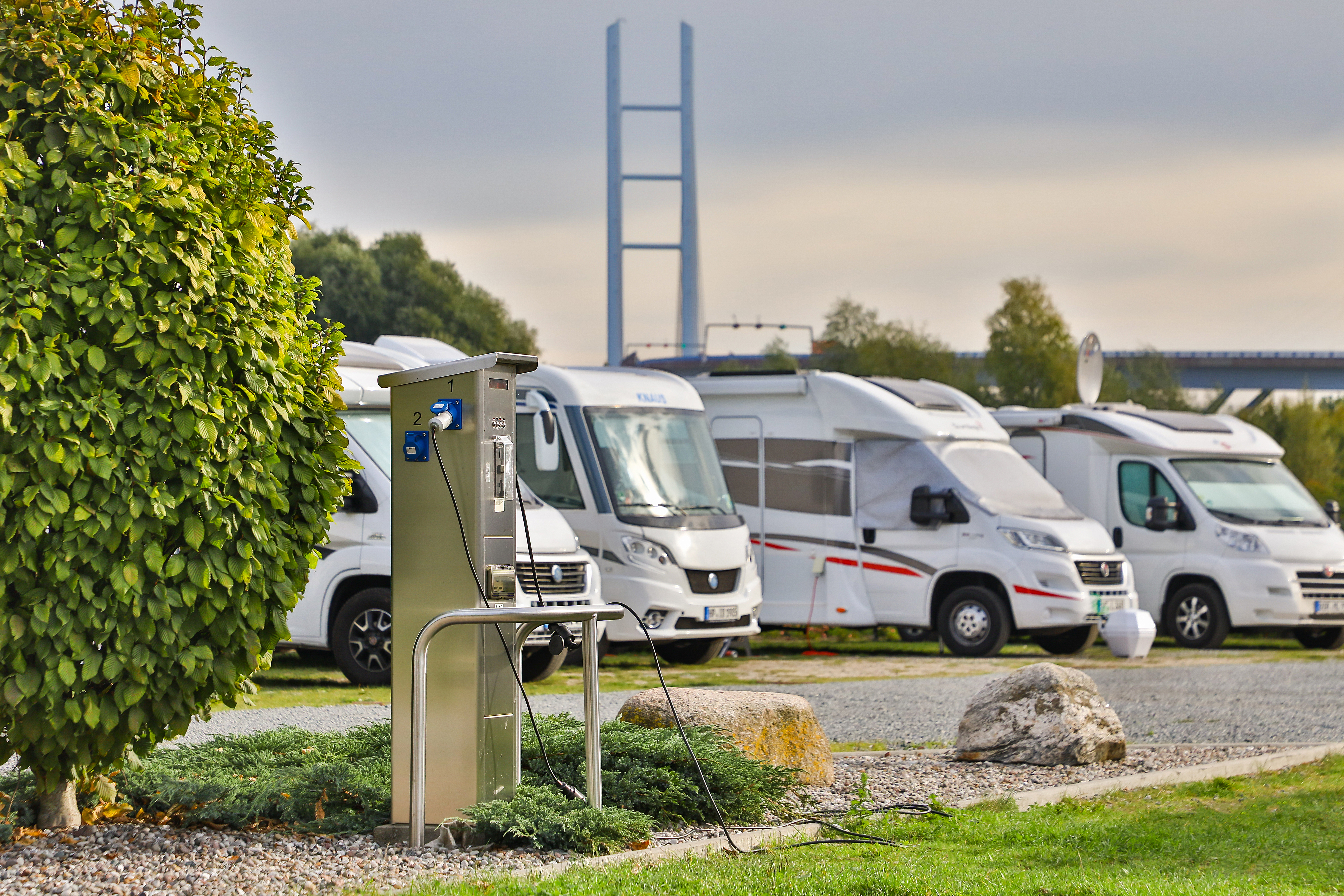 kampeerplaats voor campers - Stellplatz - Caravanstellplatz "An der Rügenbrücke" Stralsund