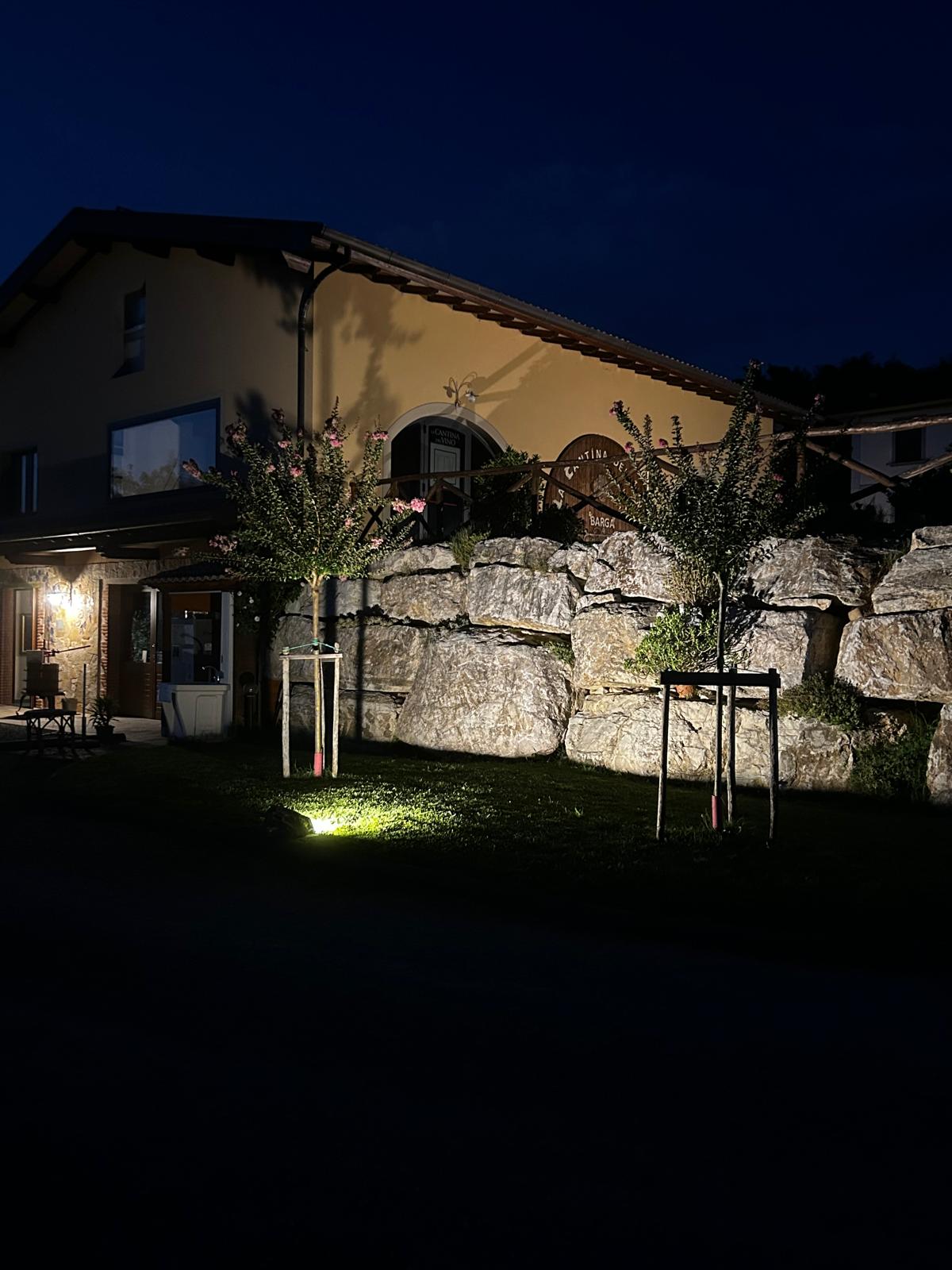 Wohnmobilstellplatz: Nella notte si riposa magnificamente , relax e silenzio a 32 km. da Lucca - Area sosta la Cantina del vino Barga