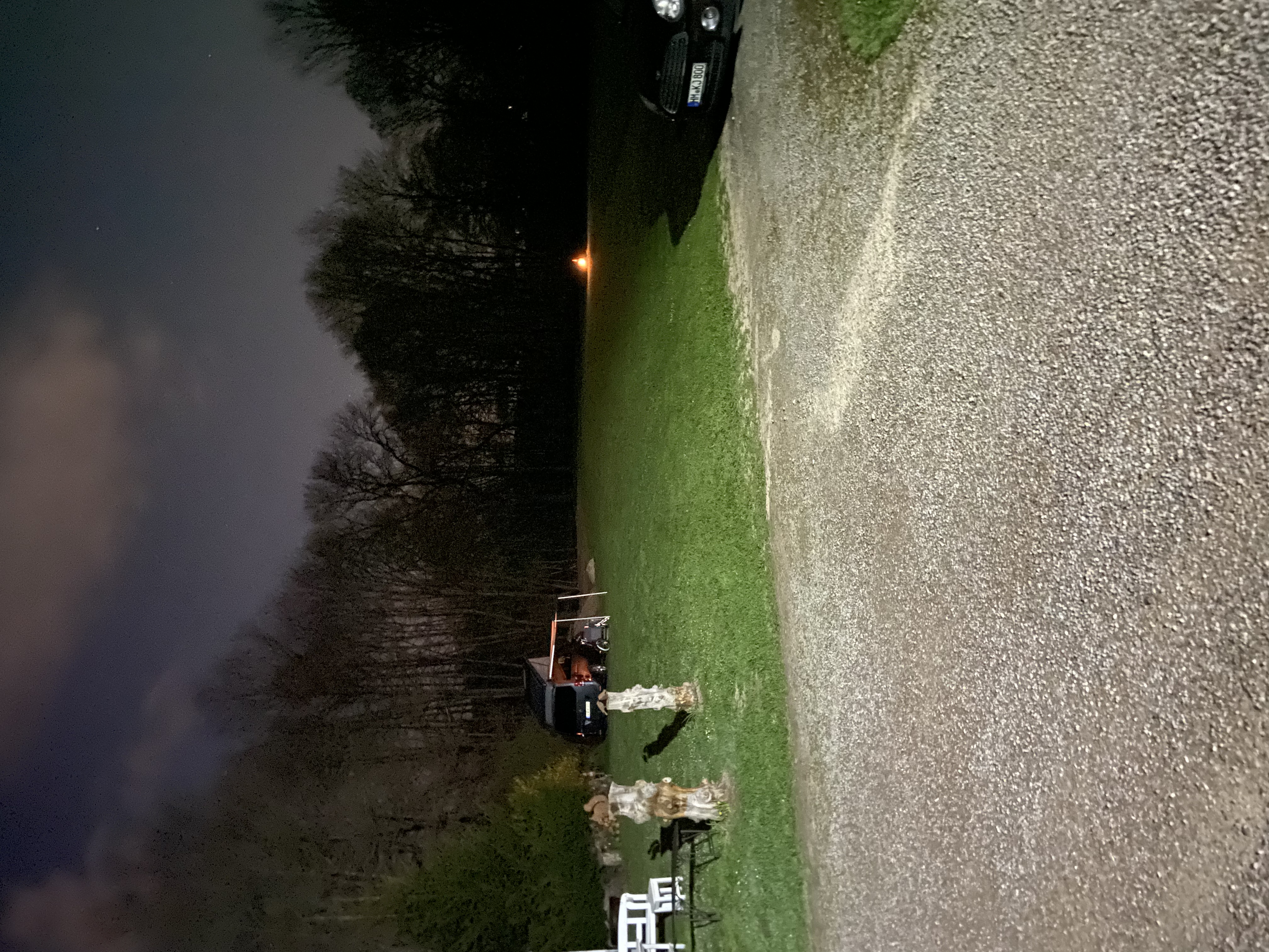 Wohnmobilstellplatz: Ein schöner, ruhiger Platz. Hier sind überall viele schöne Details zu entdecken. Diese neue Platz wird von den Betreibern liebevoll gestaltet. - Hyggehof Aerzen