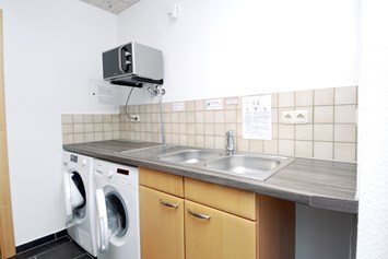 Wohnmobilstellplatz: Spülmöglichkeit, Mikrowelle, Waschmaschine und Wäschetrockner - Gala Fjällgard