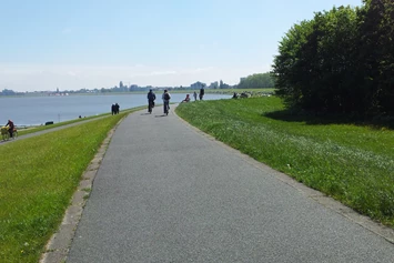 Wohnmobilstellplatz: Messeplatz Cuxhaven Döse