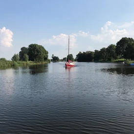 Wohnmobilstellplatz: Auf der Eider - Campingplatz Hohner Fähre