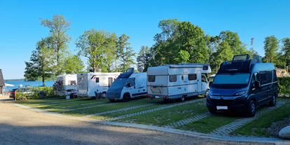 Motorhome parking space - Angelmöglichkeit - Bosau - WoMo-Stellplätze vor der Schranke - Campingplatz Lange Wisch