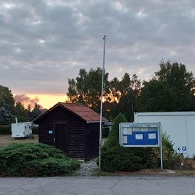 Wohnmobilstellplatz: Blick auf den Platz  - Wienhausen Zum alten Wehr