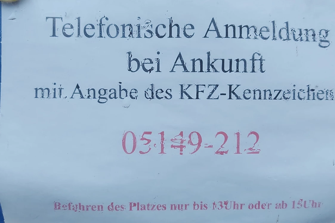 Wohnmobilstellplatz: Informationen (leider nur am Schaukasten fotografiert) - Wienhausen Zum alten Wehr