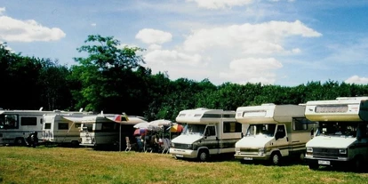 Place de parking pour camping-car - Selsingen - Homepage http://www.landtouristik-selsingen.de/%C3%BCbernachten/camping-wohnmobil - Wohnmobilstellplatz am Sportzentrum