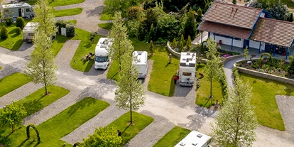 Place de parking pour camping-car - Art des Stellplatz: bei Gaststätte - Warmsen - Wohnmobil-Stellplatz Hollenmühle