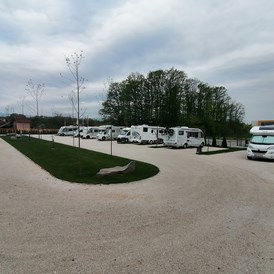 Wohnmobilstellplatz: Parking - Camping Vrnjacko vrelo
