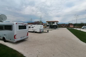 Wohnmobilstellplatz: Parking - Camping Vrnjacko vrelo