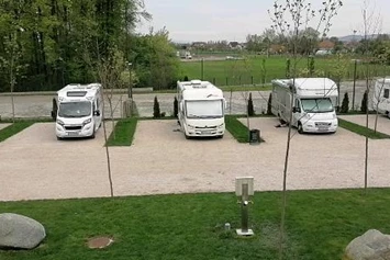 Wohnmobilstellplatz: Parking - Camping Vrnjacko vrelo