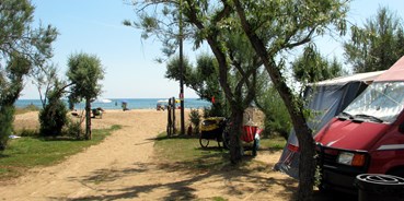 Reisemobilstellplatz - Wohnwagen erlaubt - Apulien - Meerblick vom Campingplatz - CAMPING ADRIATICO