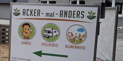 Reisemobilstellplatz - Brandenburg Süd - Einfahrt zu den Stellflächen - Stellplatz Acker-mal-Anders