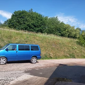 Wohnmobilstellplatz: Hinter Tankstelle, unter B19 - Tankstelle Fambach