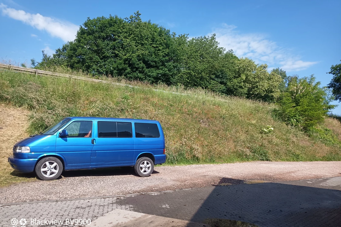 Wohnmobilstellplatz: Hinter Tankstelle, unter B19 - Tankstelle Fambach