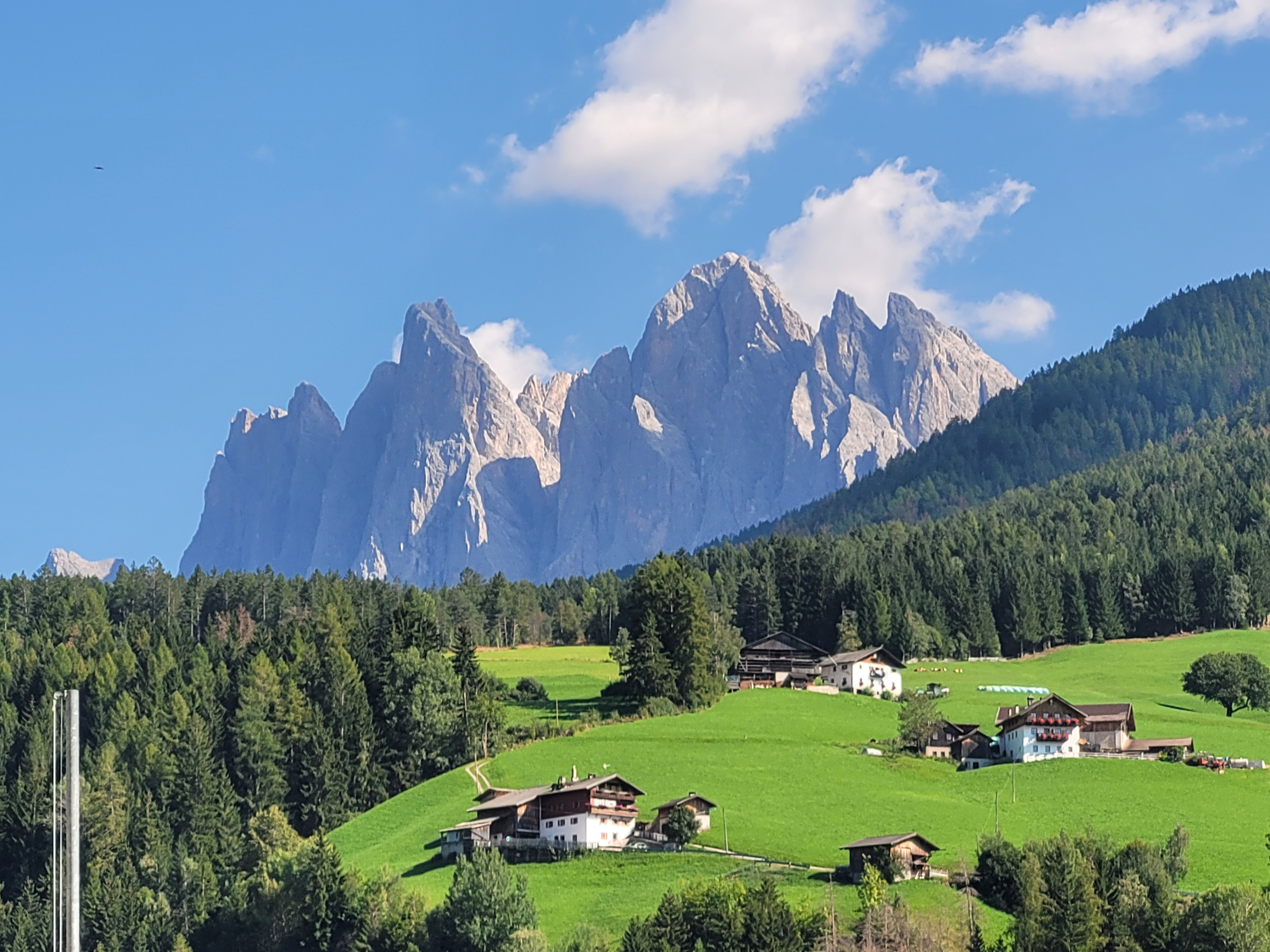 Wohnmobilstellplatz: Die Geislergruppe über Villnöss - Sportbar Villnöss