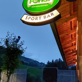 Wohnmobilstellplatz: Die SportBar bietet kühle Getränke und leckere Pizza. - Sportbar Villnöss