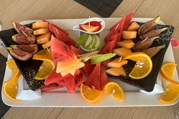 Wohnmobilstellplatz: Fresh fruit platter  - Sunset Camping & Restaurant