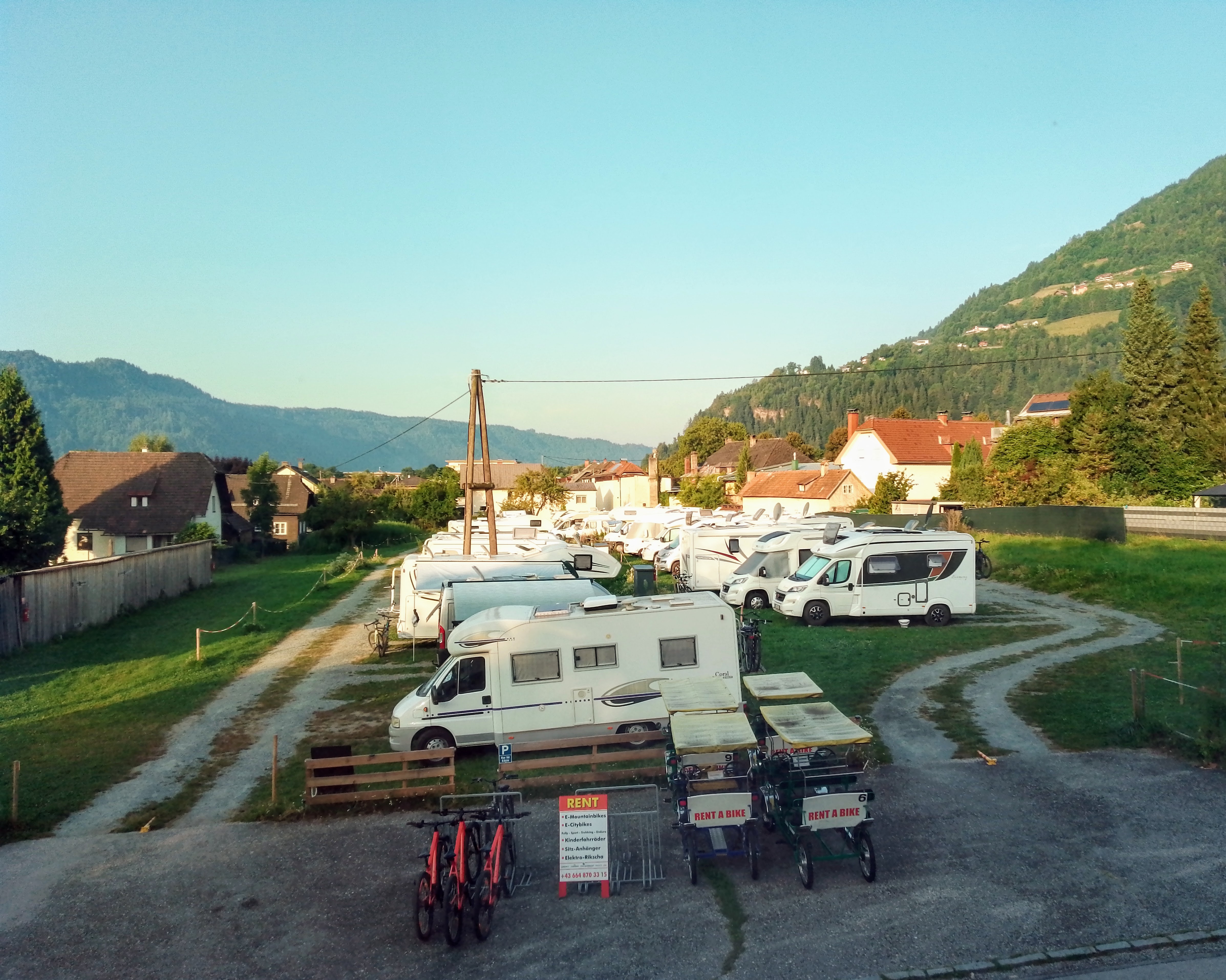 kampeerplaats voor campers - Mösel (Stockenboi) - Stellplatz Gasthof Leo am Ossiacher See