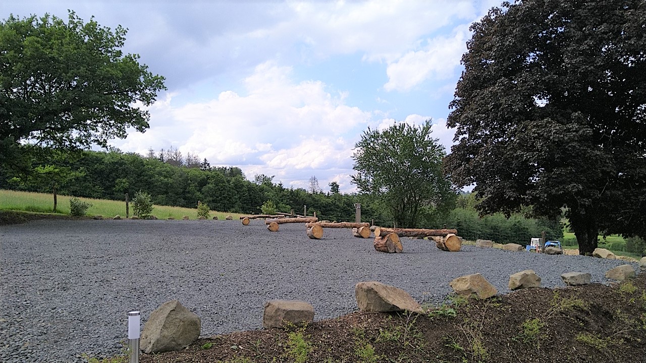 Wohnmobilstellplatz: Straußenhof Hohensayn