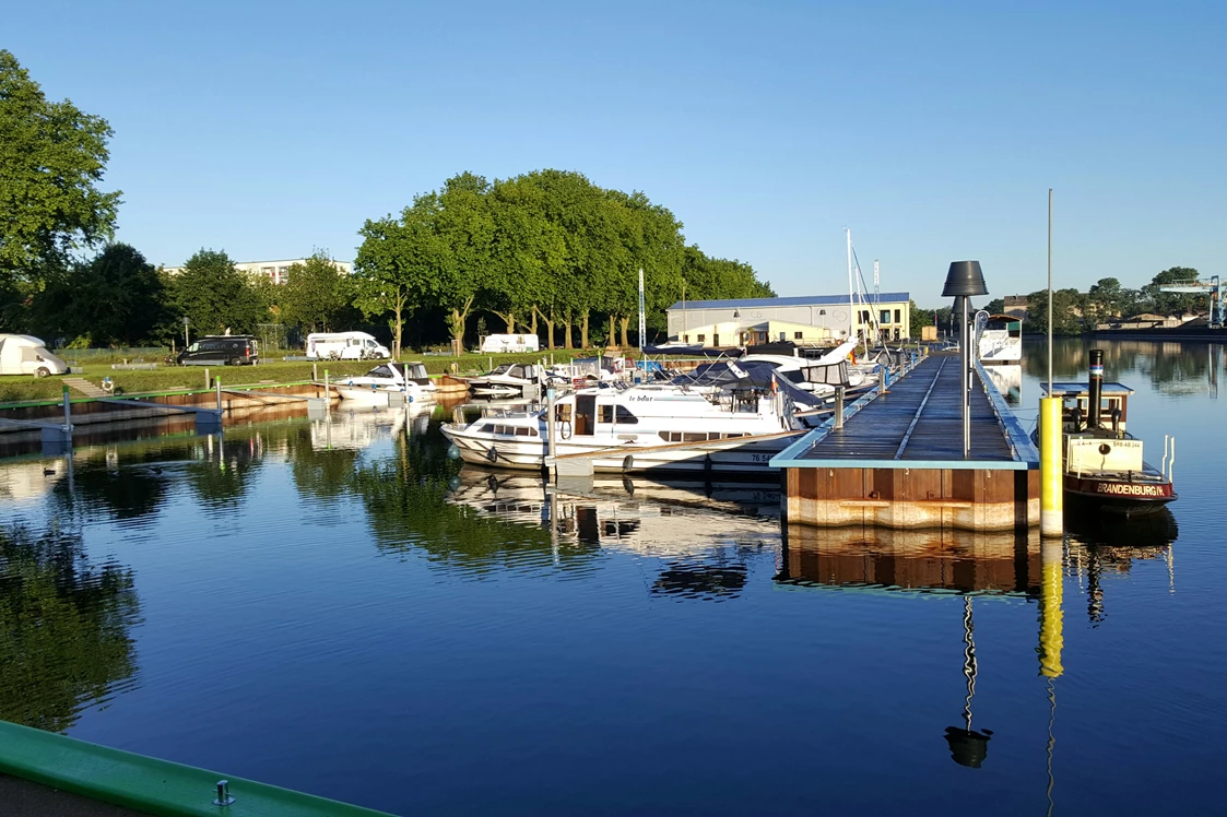 Wohnmobilstellplatz: Stadtmarina Brandenburg mit herrlicher Mole - Stadtmarina Brandenburg