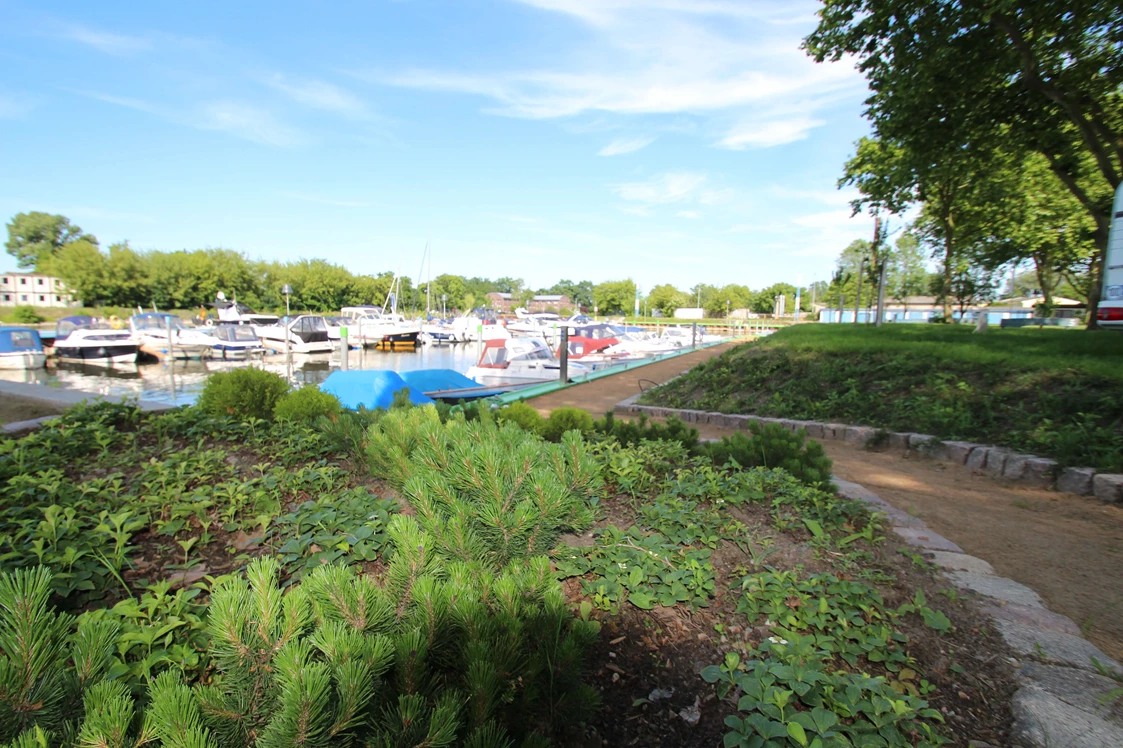 Wohnmobilstellplatz: Das Hafenbecken - Stadtmarina Brandenburg