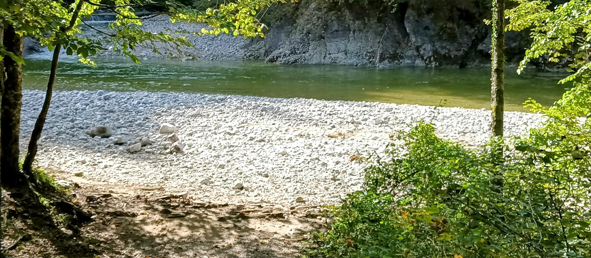 Wohnmobilstellplatz: Vieler solcher Strände entlang des REichramingbaches laden zum Abkühlen ein. - Stellplatz, Camping zum "scheuen Reh", Hintergebirge, Region Phyrn-Eisenwurzen, Nationalpark Kalkalpen