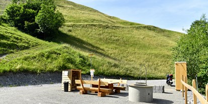 Reisemobilstellplatz - Art des Stellplatz: beim Golfplatz - Schweiz - Mapraggsee