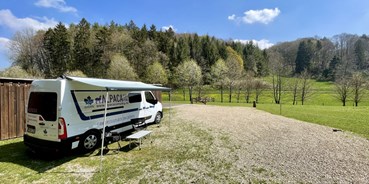 Reisemobilstellplatz - Lennestadt - Großer Naturcampingplatz "Am Naturschutzgebiet" unter Bäumen