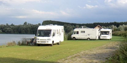 Motorhome parking space - SUP Möglichkeit - Apfeltrach - Wohnmobilstellplatz am See Camping Günztal