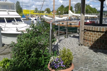 Wohnmobilstellplatz: Grillplatz  - Stellplatz am Hafen