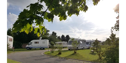 Parkeerplaats voor camper - öffentliche Verkehrsmittel - Drakenburg - Wohnmobilstellplatz in Verden