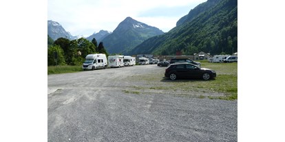 Reisemobilstellplatz - PLZ 6430 (Schweiz) - Längs zur Linth - Linthal 