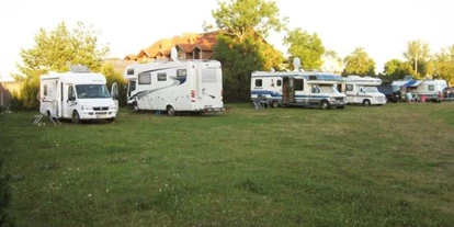 Plaza de aparcamiento para autocaravanas - Karklė - Homepage http://www.karkleskopos.lt - Karkles Kopos Hotel und Camping